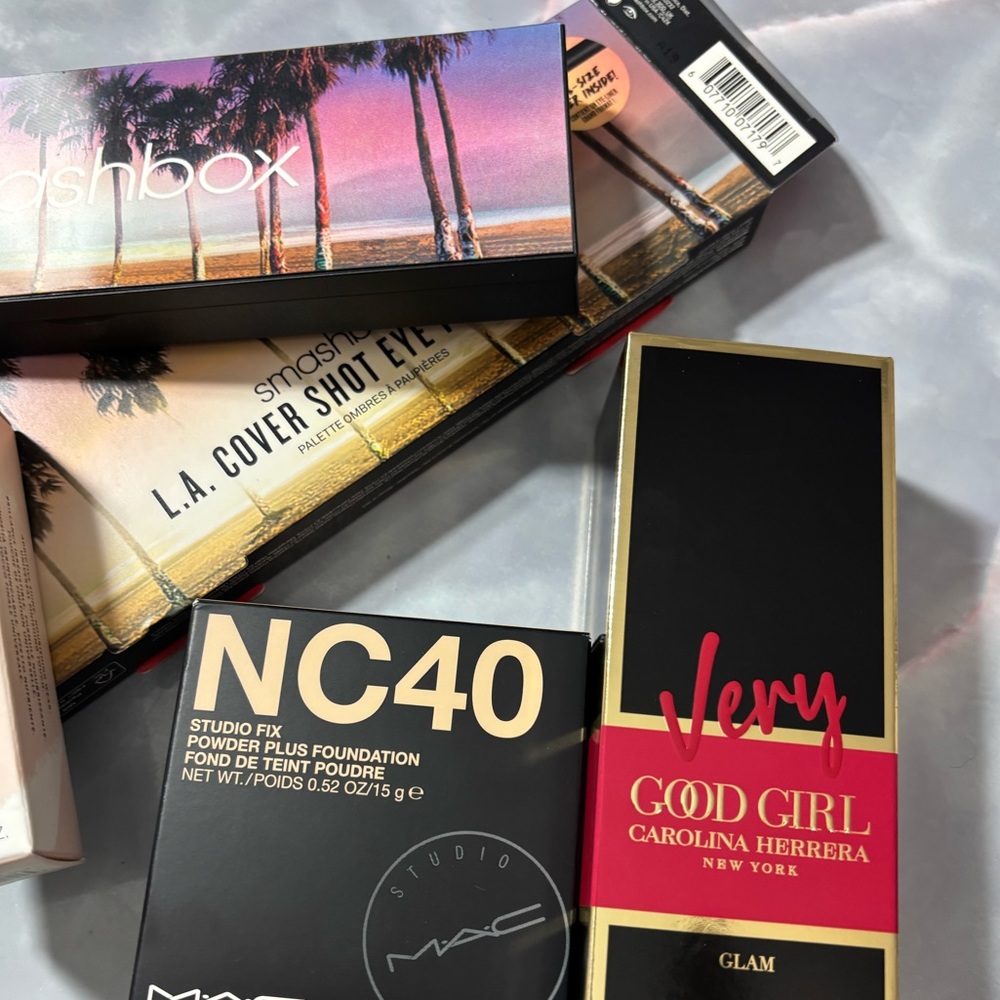 Mixed Makeup Bundle - Picture 3 of 16